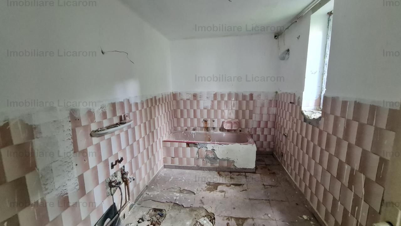 Vila P+E+Pod in Codlea zona cu aer curat,teren 1050 mp - Poză 12