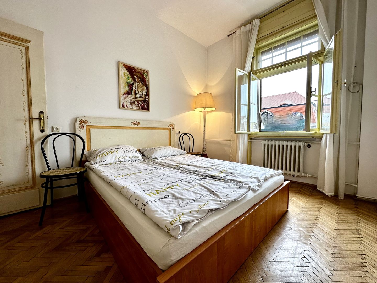 Apartament cu 2 camere,  clasic si boem, cu vedere in Piață Victoriei - Poză 10