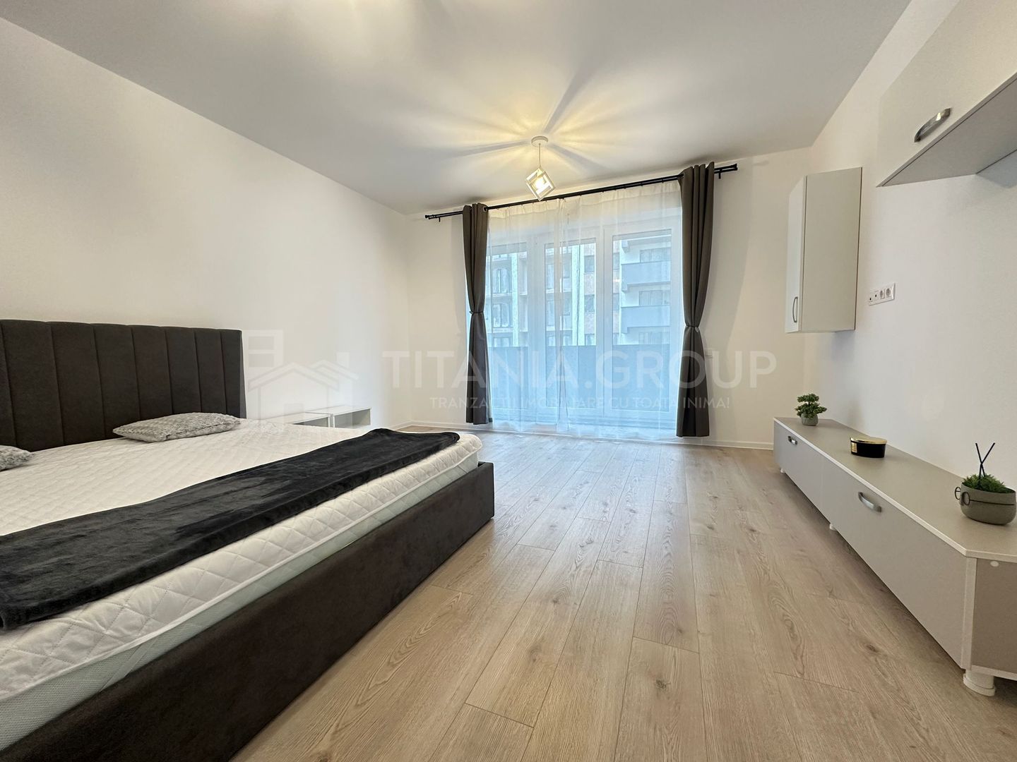 Garsonieră modernă, cu loc de parcare - Qualis I, Coresi - Poză 1