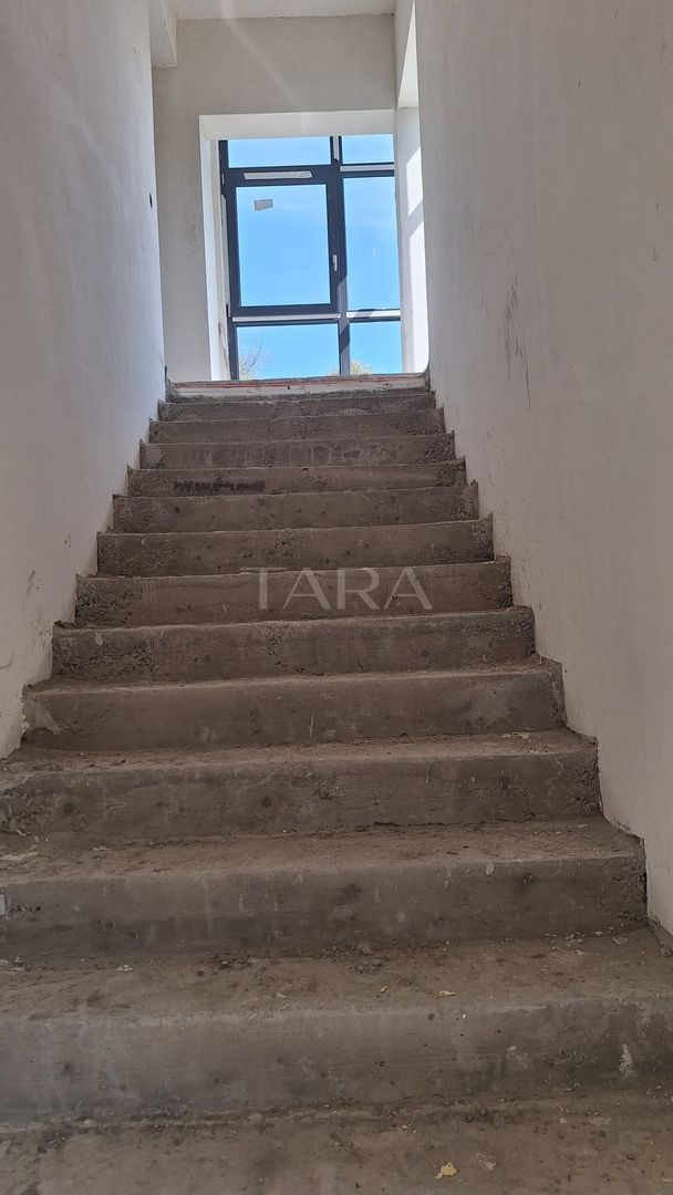 Casa modernă în Feleacu, cu teren de 850 mp, terasă generoasă și curte amenajată - Poză 5