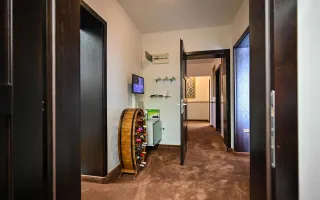 Somptuozitate in stil modern, 2 garaje, 3 terase, totul pe 1.000 mp teren - Poză 57