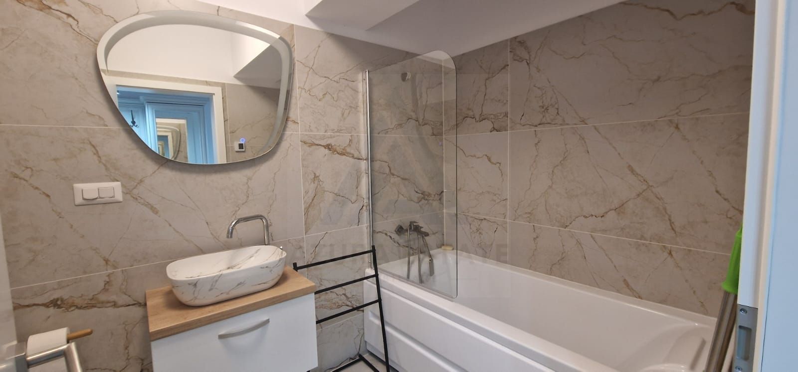 Apartament modern 2 camere etaj 1 cu 2 locuri de parcare Doamna Stanca - Poză 6
