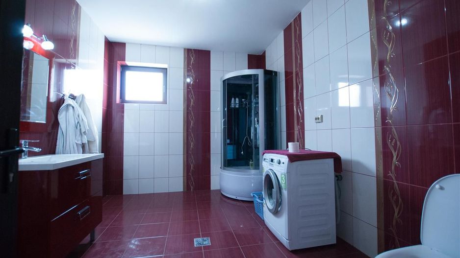 Casa 15 camere 846 mp utili 720 mp teren - Poză 10