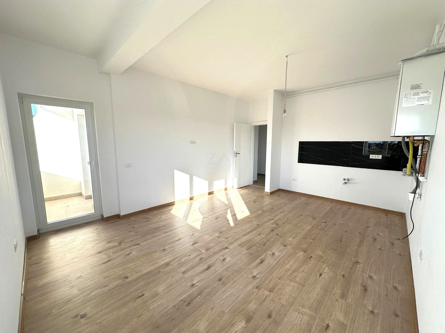 Bloc finalizat. Finisaje superioare. Loc de parcare. - Poză 2