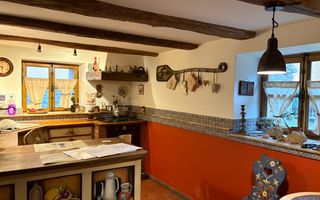 Casă în centrul Cisnădioarei – 4 dormitoare, 3 băi, Garaj, Atelier,Pivniță - Poză 10