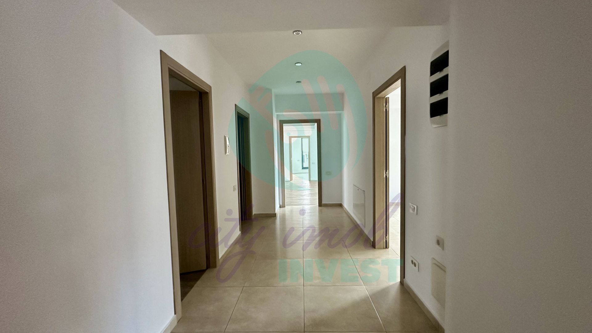 Spatiu cu view si terasa ideal atat pentru birou cat si pentru locuinta - Poză 8