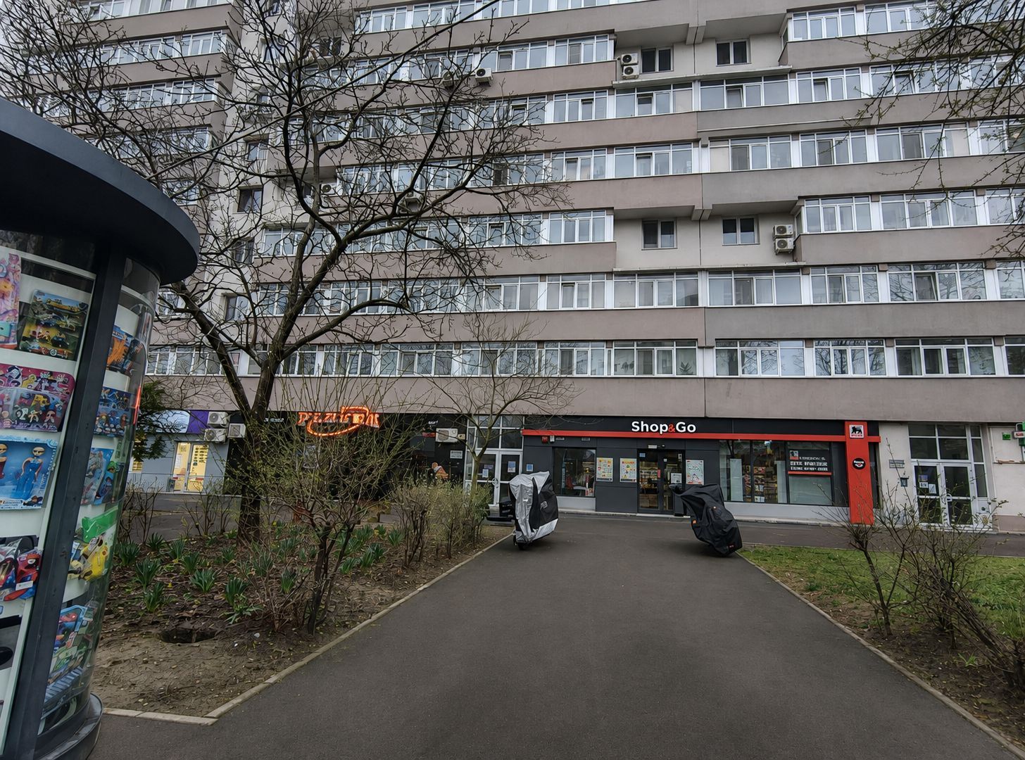 Apartament 3 camere, etaj 1,Bd Timisoara - Poză 1