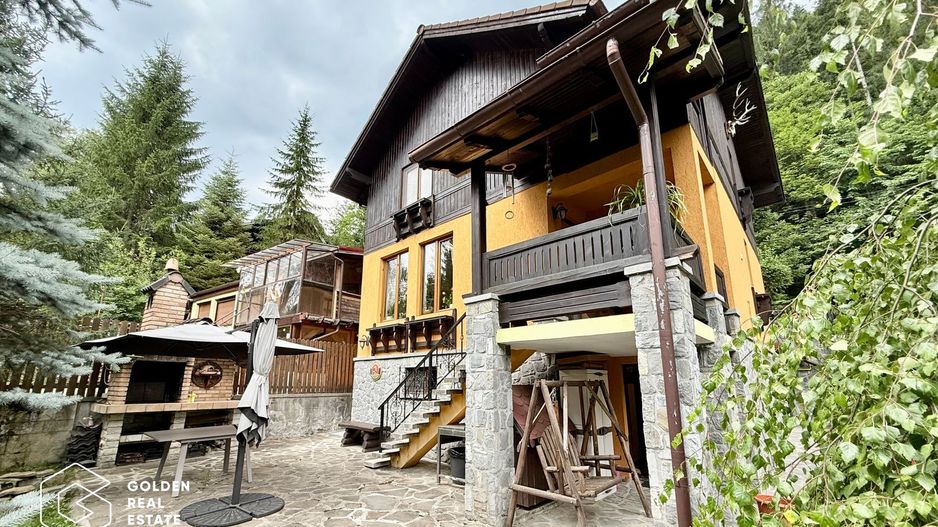 Vila de exceptie in Sinaia, mobilata, utilata, cu vedere superba - Poză 3