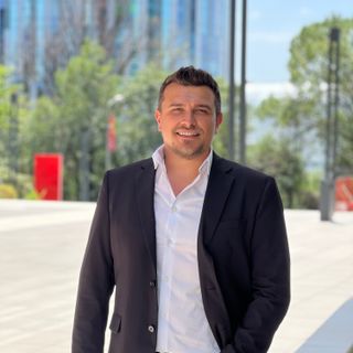 Silviu Amisculesei - Rivera Real Estate