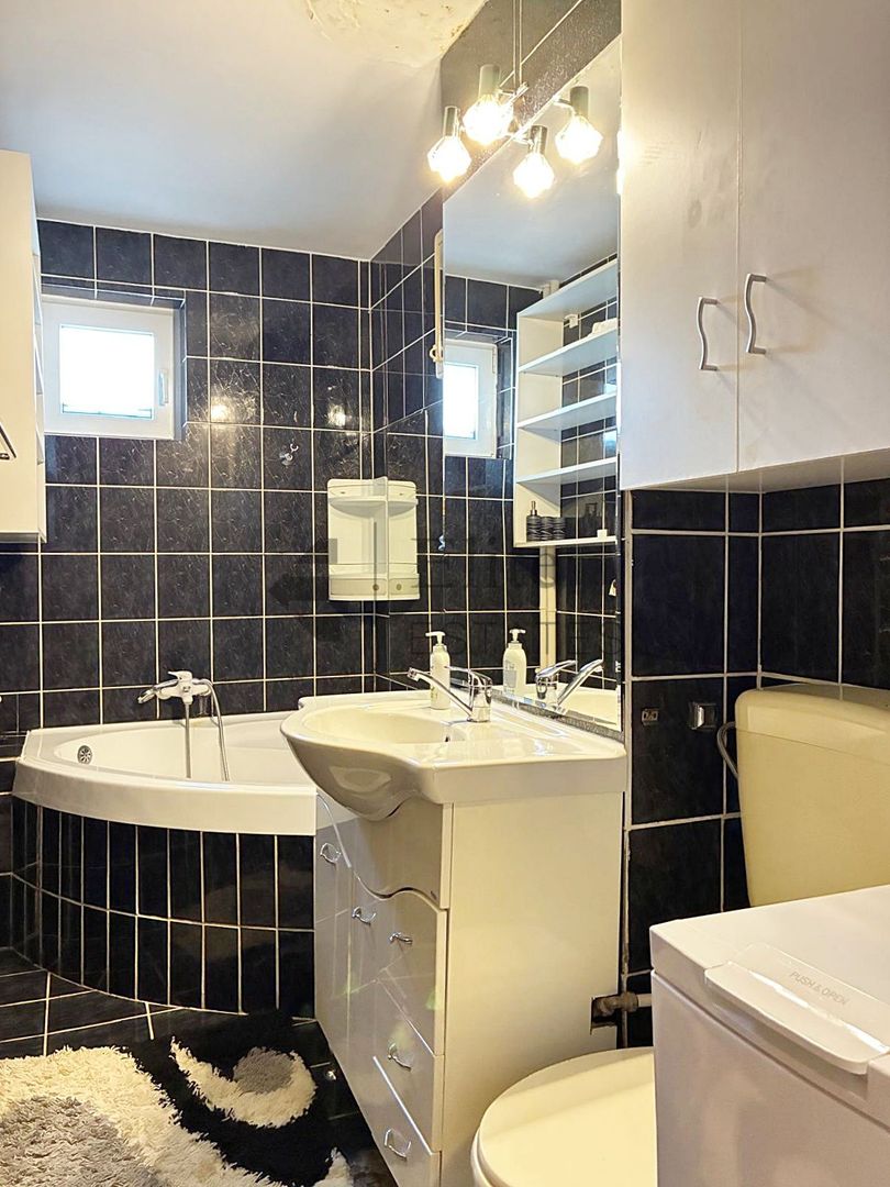 Apartament cu 3 camere de inchirat central in Oradea - Poză 8