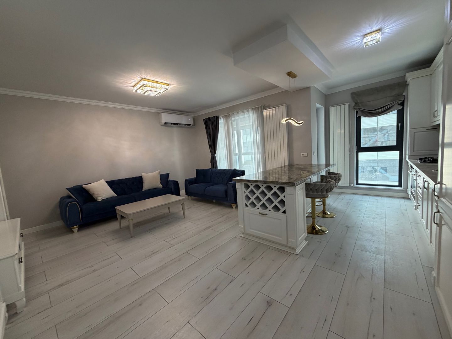 Inchiriez Apartament 3 camere Exigent - Poză 1