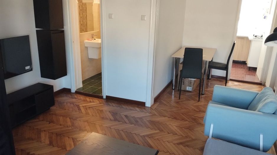 Închiriez garonieră, Unirii, centrală proprie - Poză 3