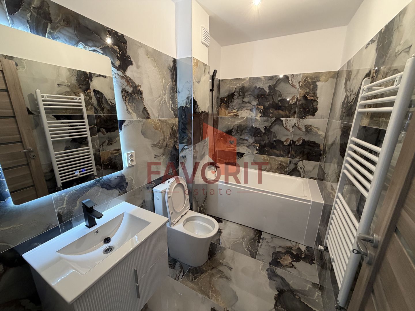 Etaj 2. Disponibil imediat. Decomandat. TVA 21% inclus in pret - Poză 12