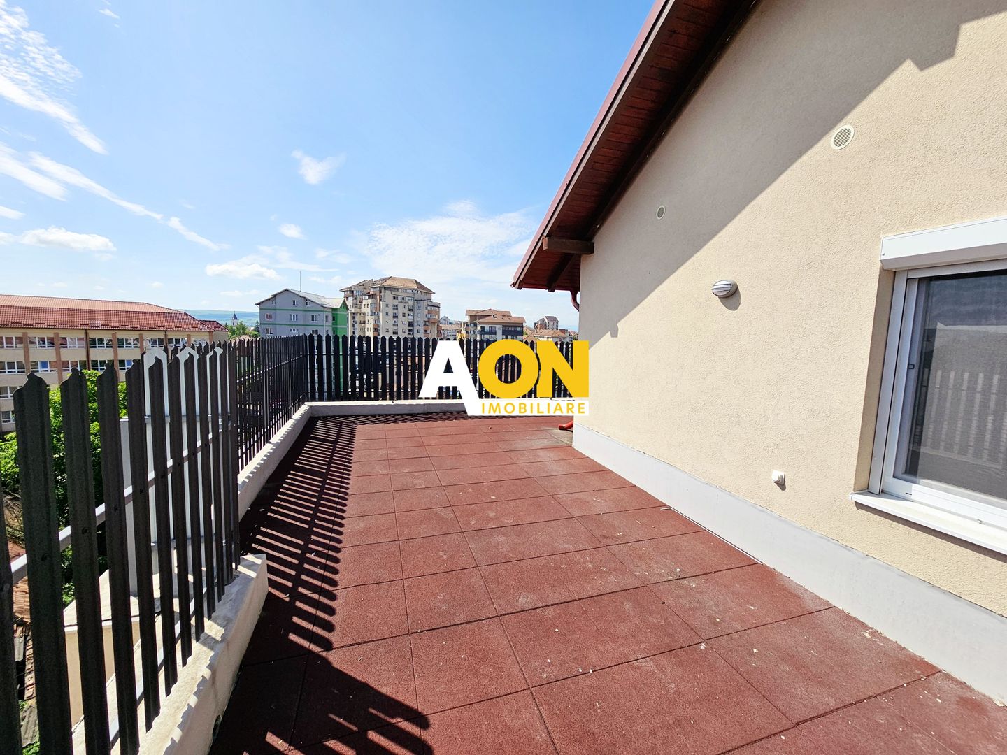 Apartament tip Penthouse, 1 camera + birou + terasa de 50 mp - Poză 8