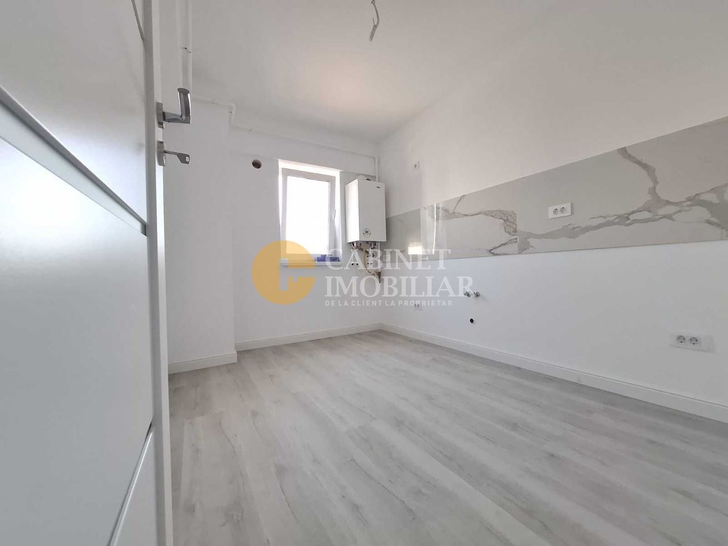 Apartament 2CD-Platou Galata -57 mp -Intabulat+ loc de parcare subteran - Poză 3