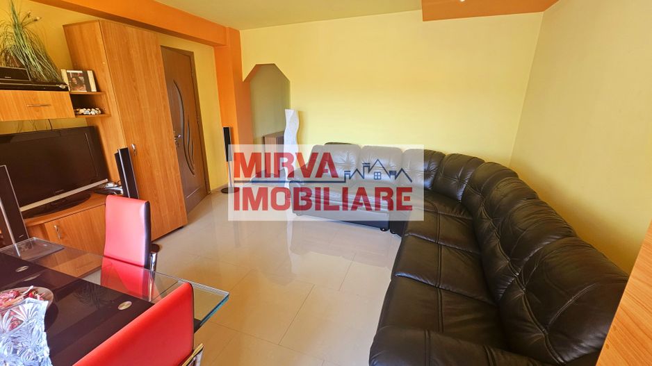 Vanzare apartament 2 camere, mobilat si utilat, in Plopeni - Poză 1
