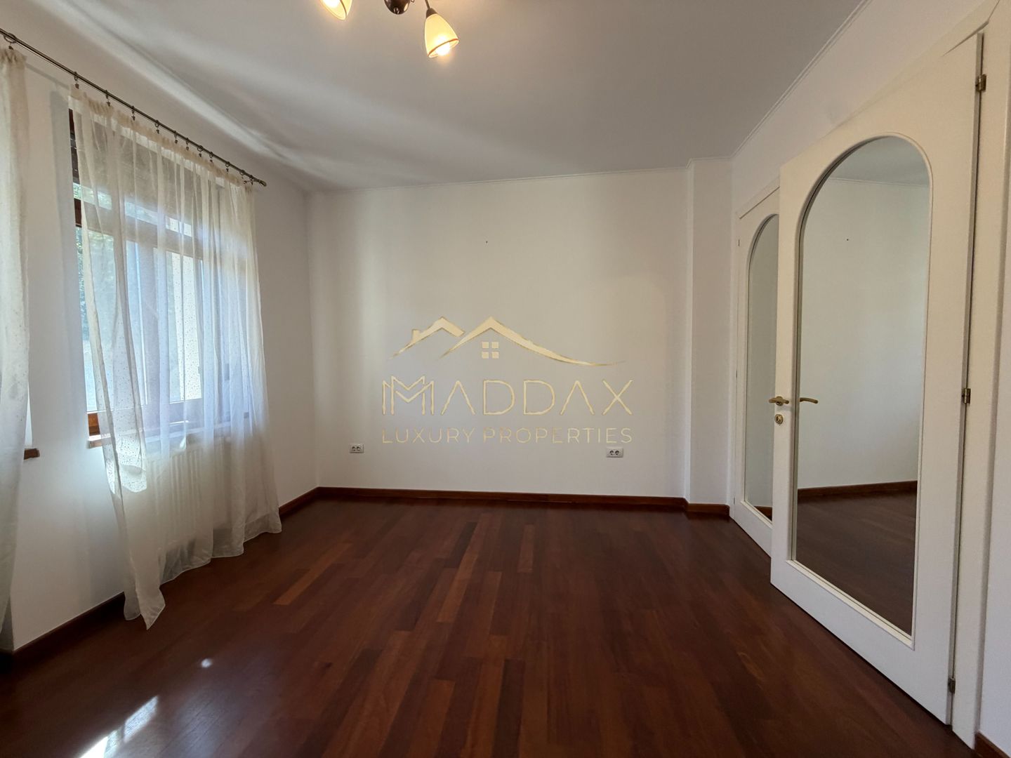 Apartament de inchiriat /4 camere in vila *153mp* +parcare / Dorobanti Capitale - Poză 15