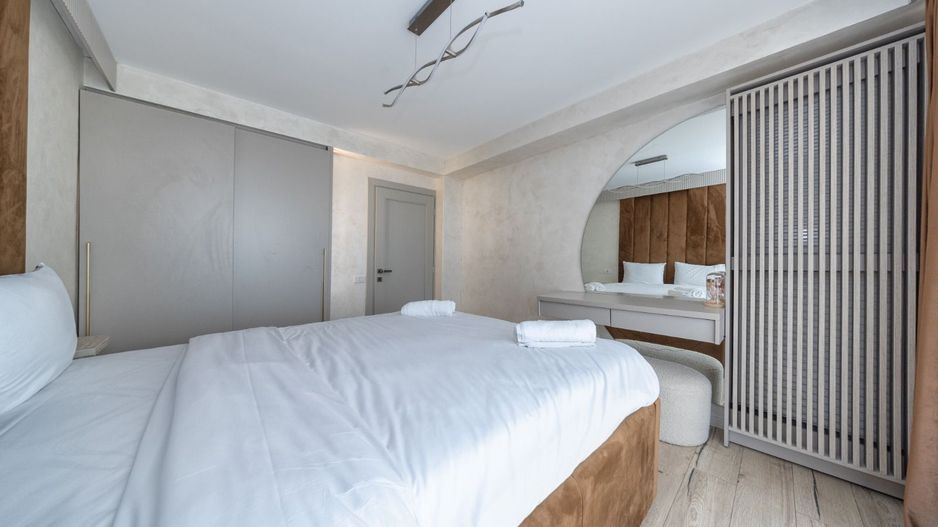 Penthouse superb, 3 camere+parcare subterana ,203 mp-Coresi - Poză 12