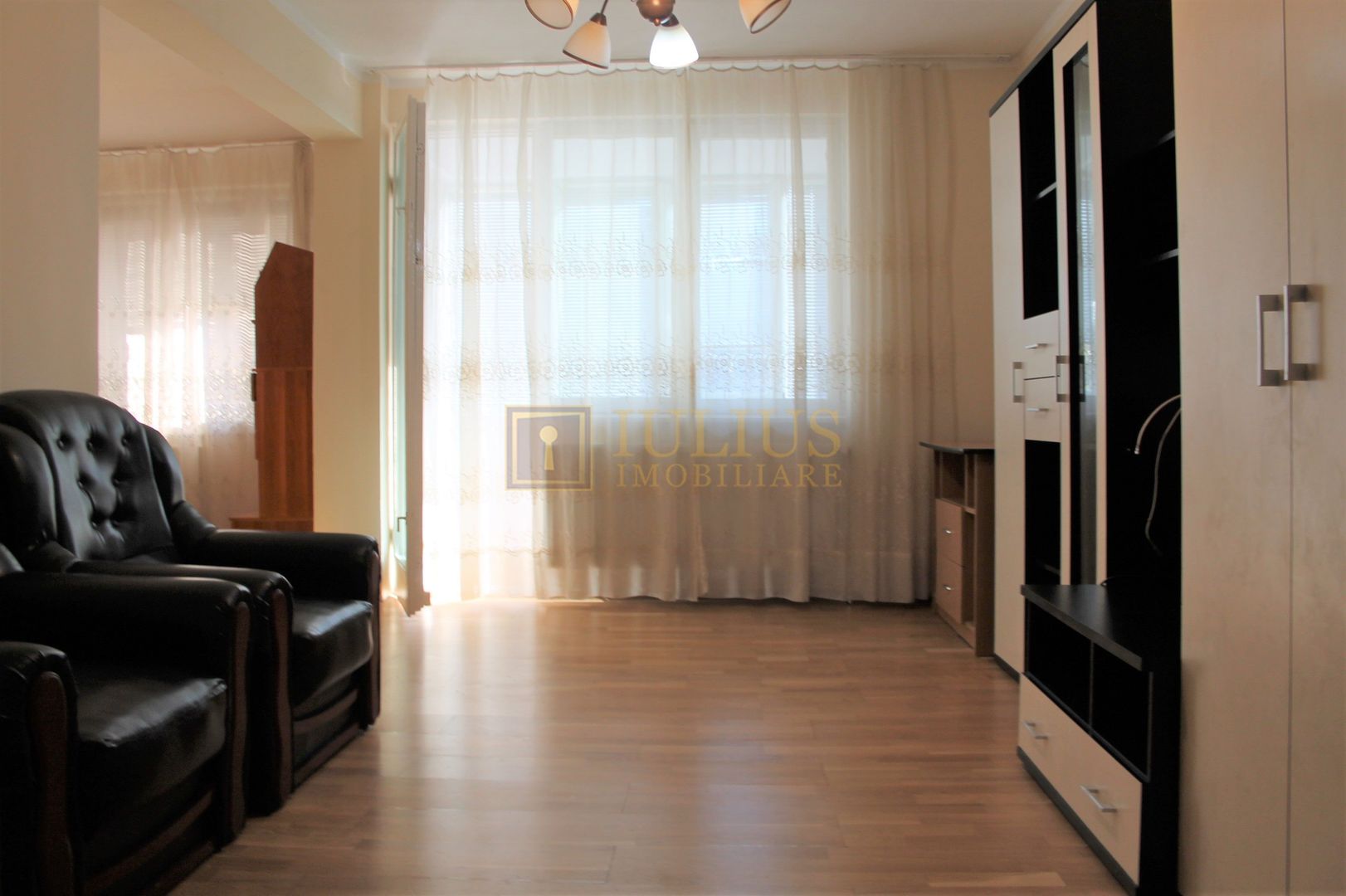 Ultracentral, Piata Victoriei, Opera - Poză 2