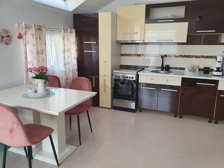 Apartament de vanzare, cu 2 camere, in Floresti, zona Florilor. - Poză 1