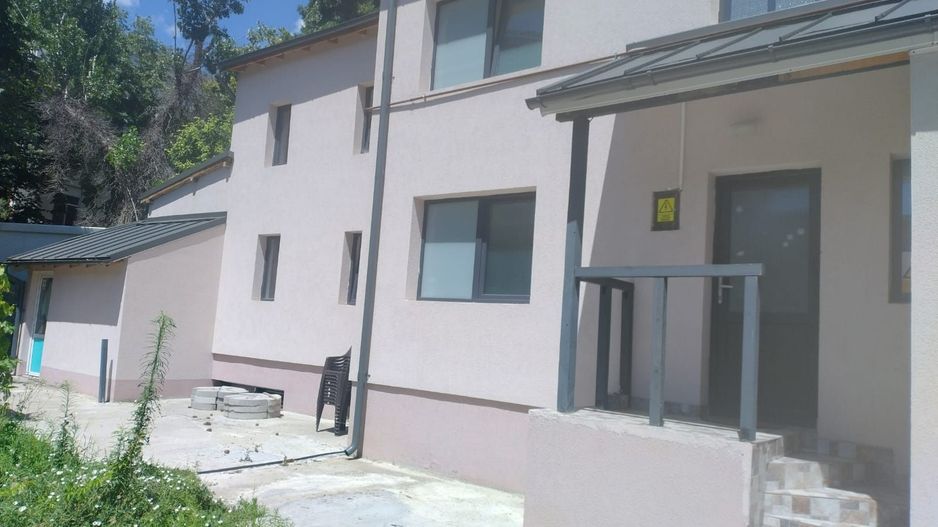 🏡 Casă de închiriat – 210 mp + curte 100 mp – Zona Buzești, Victoriei - Poză 1