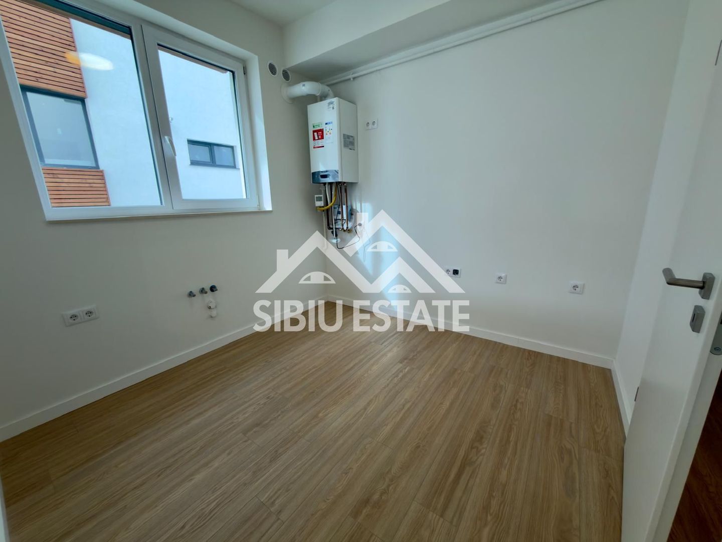 Apartament 2 camere cu balcon de 7.29 mp, aer conditionat - Poză 10