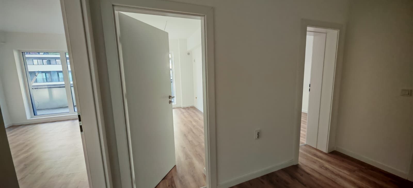 De inchiriat 2 apartamente nemobilate, Dynamic Residence - Tractoru - Poză 16