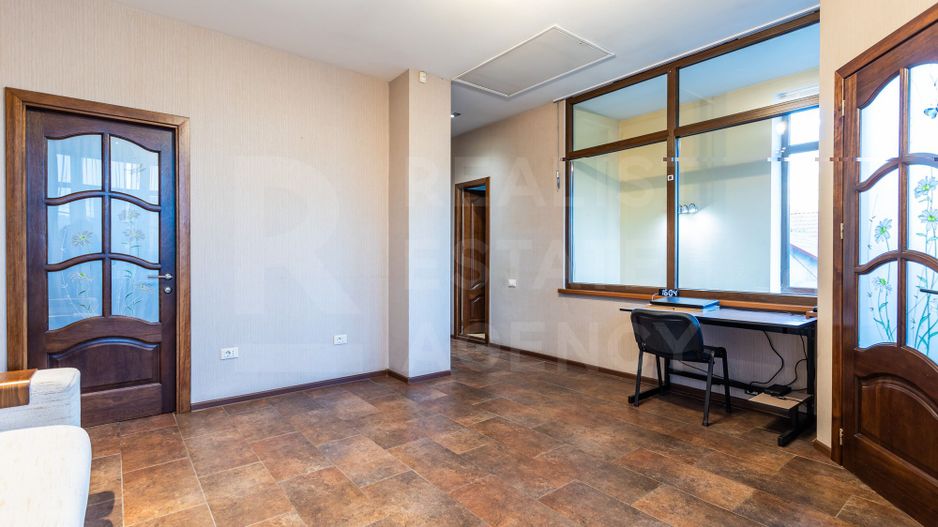 Vanzare spatiu comercial de 256 m2 în centrul capitalei - Poză 7