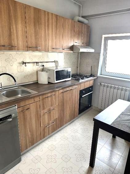 🏡 Închiriez Apartament cu 2 camere, centrală proprie, zonă liniștită - Poză 12