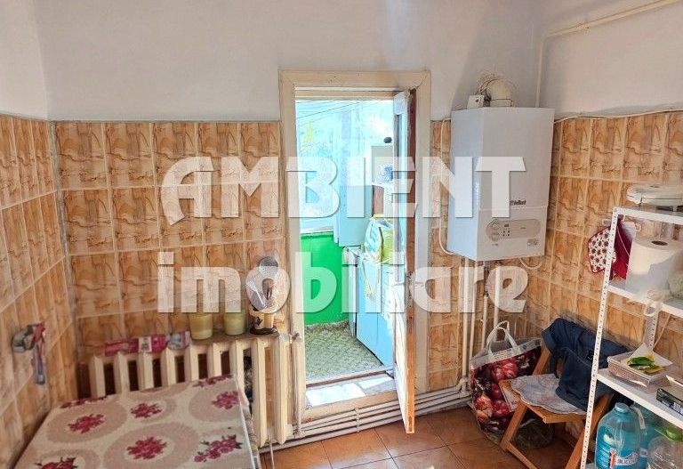 Apartament 3 camere, ETAJ 3, VASLUI zona FEROVIARI; - Poză 2