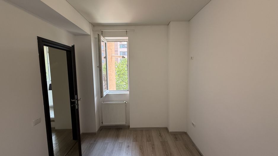 Garsonieră dublă 39mp- living + dormitor + balcon mare - Etaj 1 - Poză 6