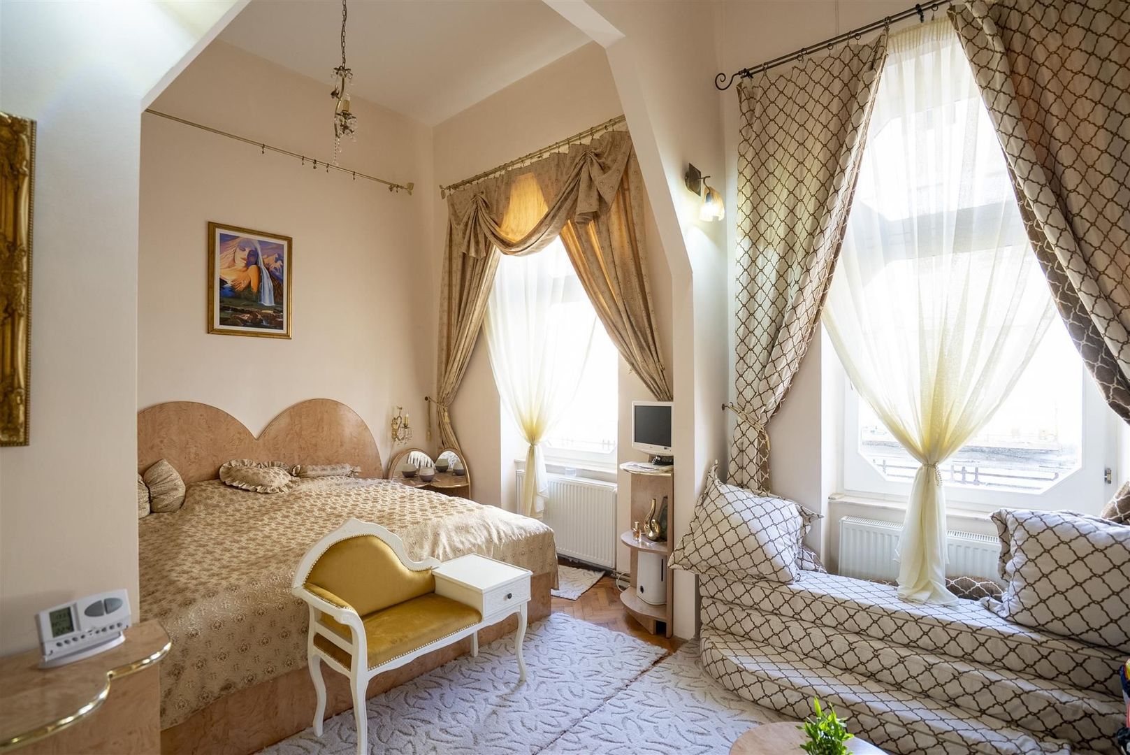 ULTRACENTRAL Apartament 3 camere cu 2 locuri de parcare - Poză 3
