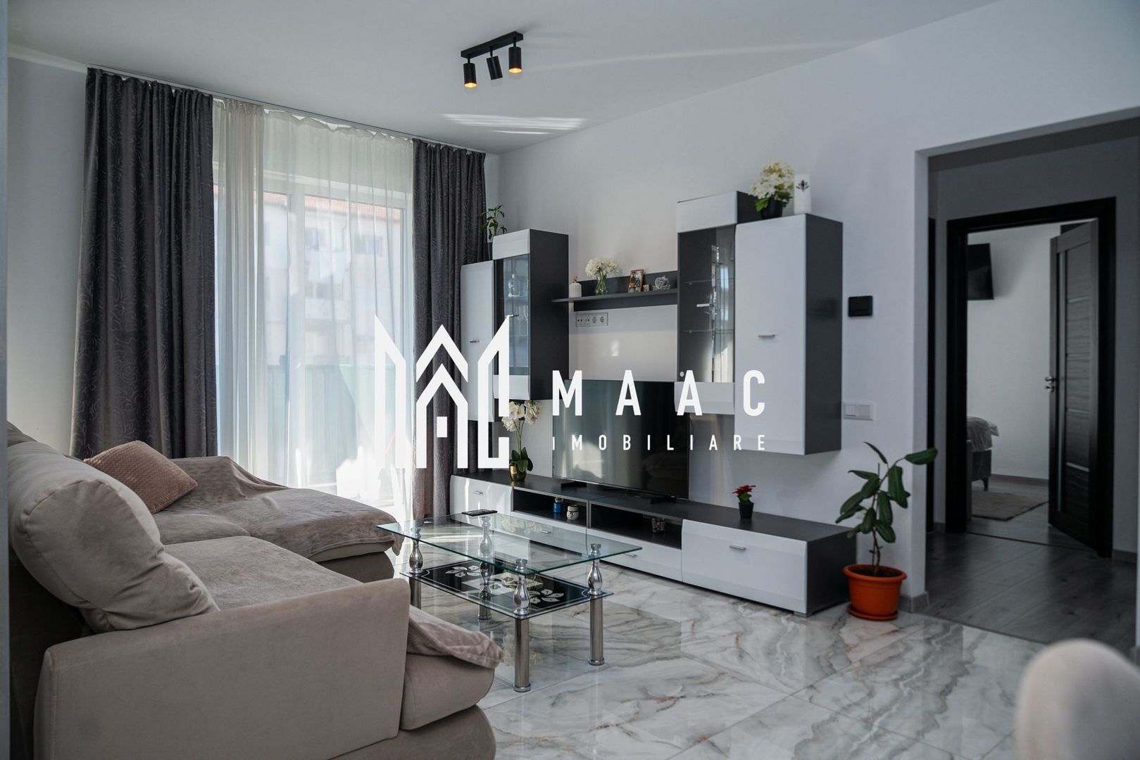 Apartament 3 camere | Sibiu ,  Stefan Cel Mare | 63mp - Poză 1