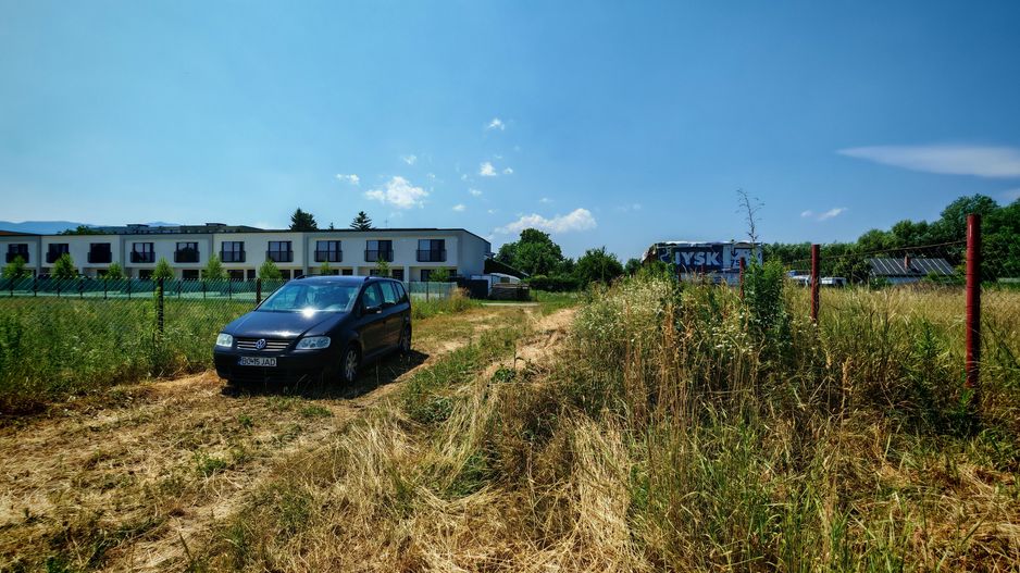 BARTOLOMEU,intravilan,intre case,suprafata de 774 mp,constructii P+2 - Poză 5