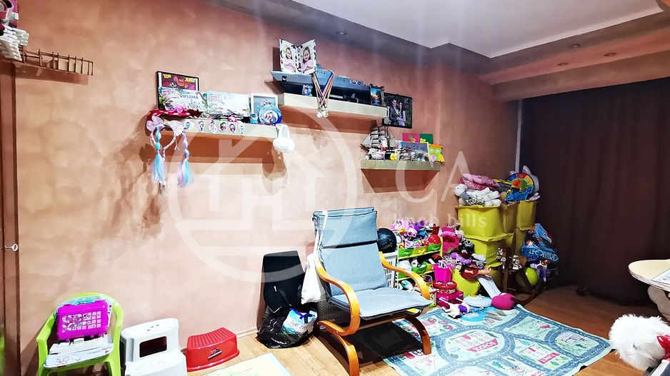 Apartament cu 4 camere de vanzare in Decebal, Oradea - Poză 8