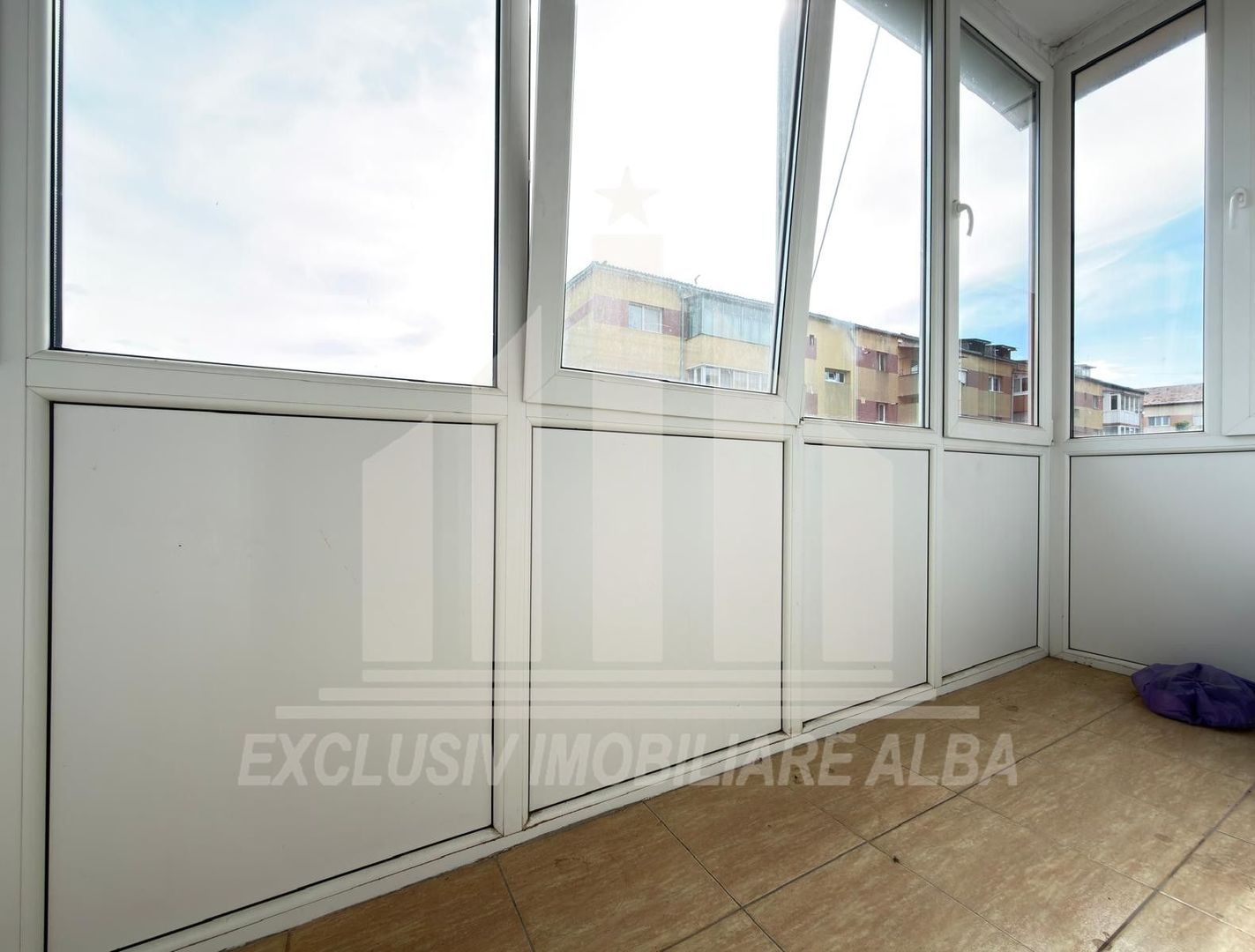 Apartament 3 camere decomandate | 63 mp | Etaj 2 | Cetate - Poză 6