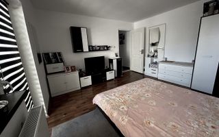 Apartament decomandat 3 camere 95 mp+4 balcoane-dressing-Zona Pompieri - Poză 2