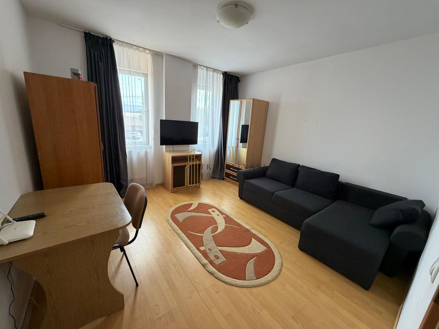 Garsonieră spațioasă de vânzare – etaj 1, bloc cu lift - Poză 1