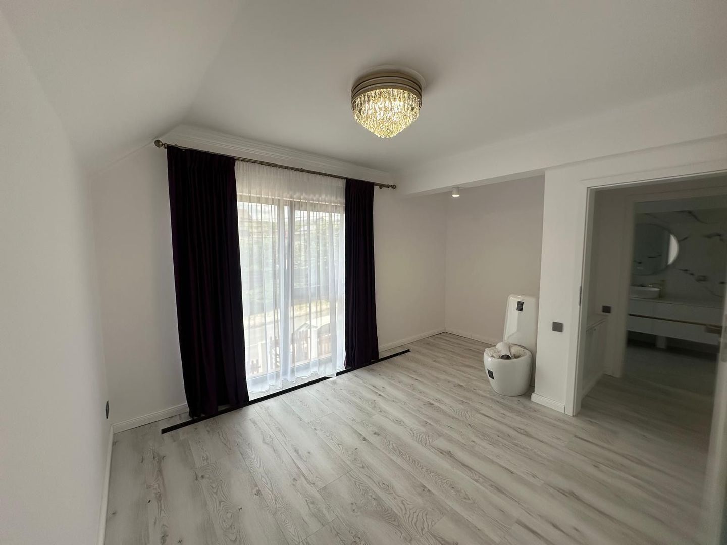 Casă individuală | finisaje moderne | la cheie | curte | Salicea - Poză 18
