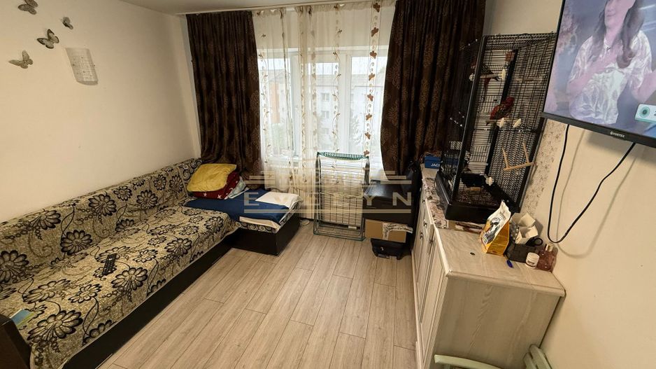 Apartament cu 3 camere, renovat integral, mobilat și utilat - Poză 4