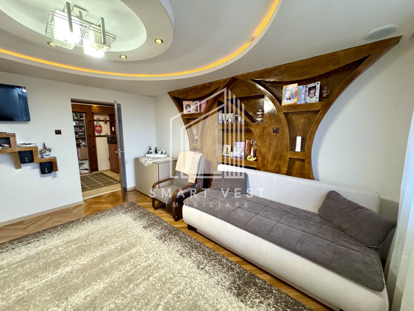 Inchiriere apartament 3 camere | Etaj 2 | Zona Closca - Poză 2