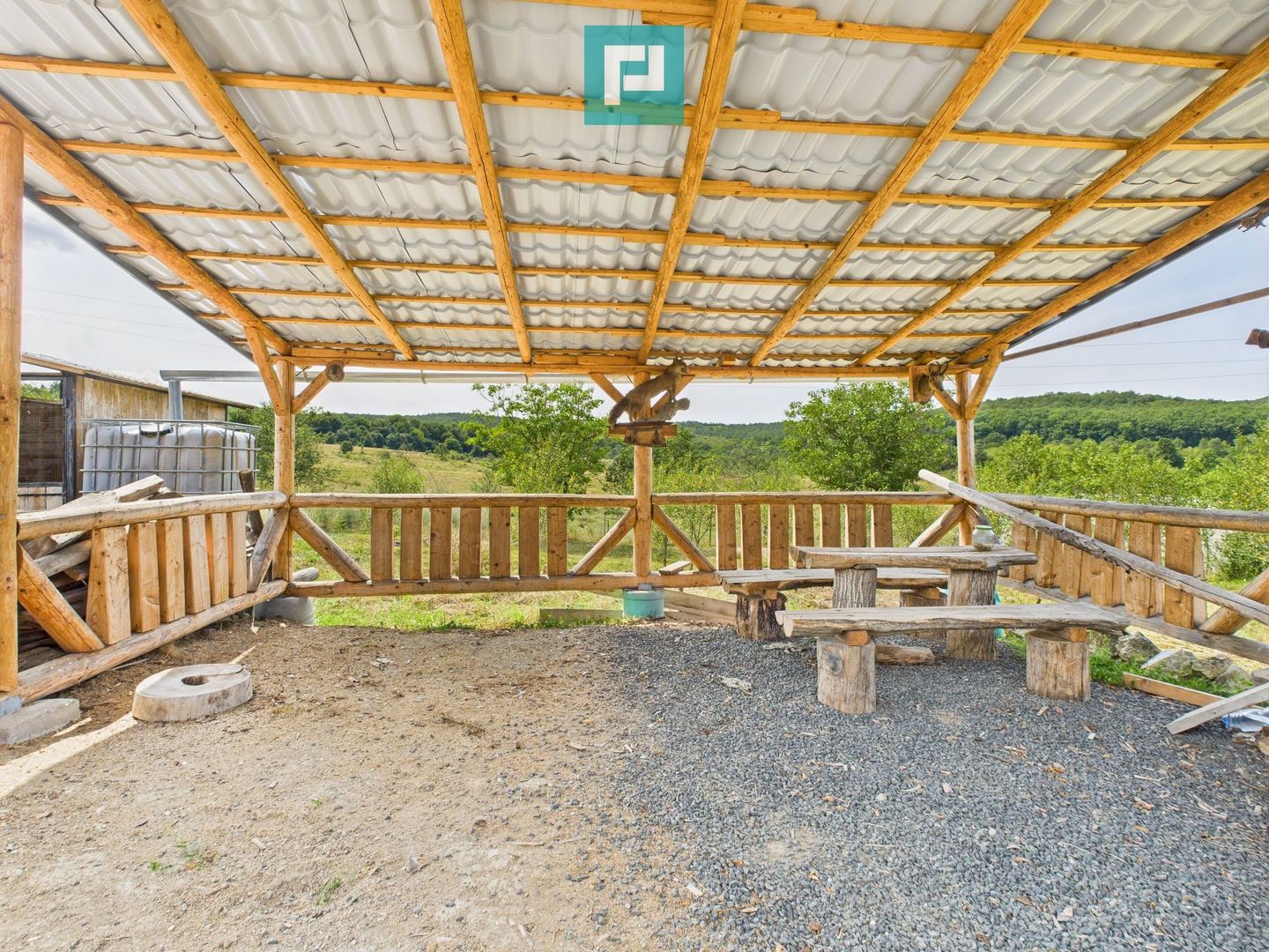 Casă renovată cu teren generos lângă Ususău - Poză 8