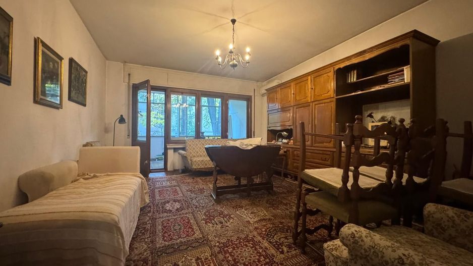 4 camere || Aviatorilor / Uruguay - Poză 1