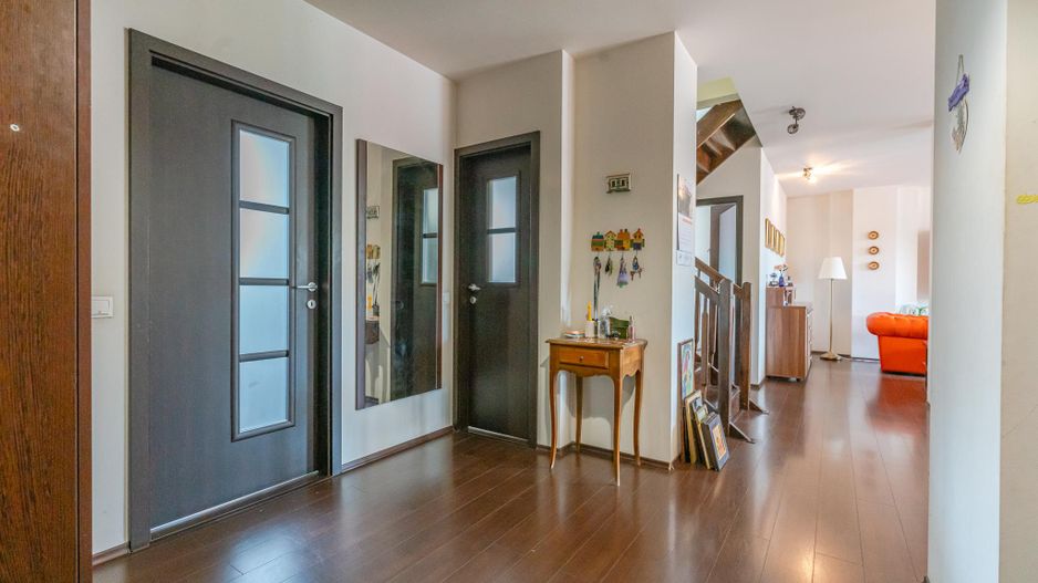 Apartament 5 camere dispus pe doua nivele in zona Brasovul Vechi - Poză 11