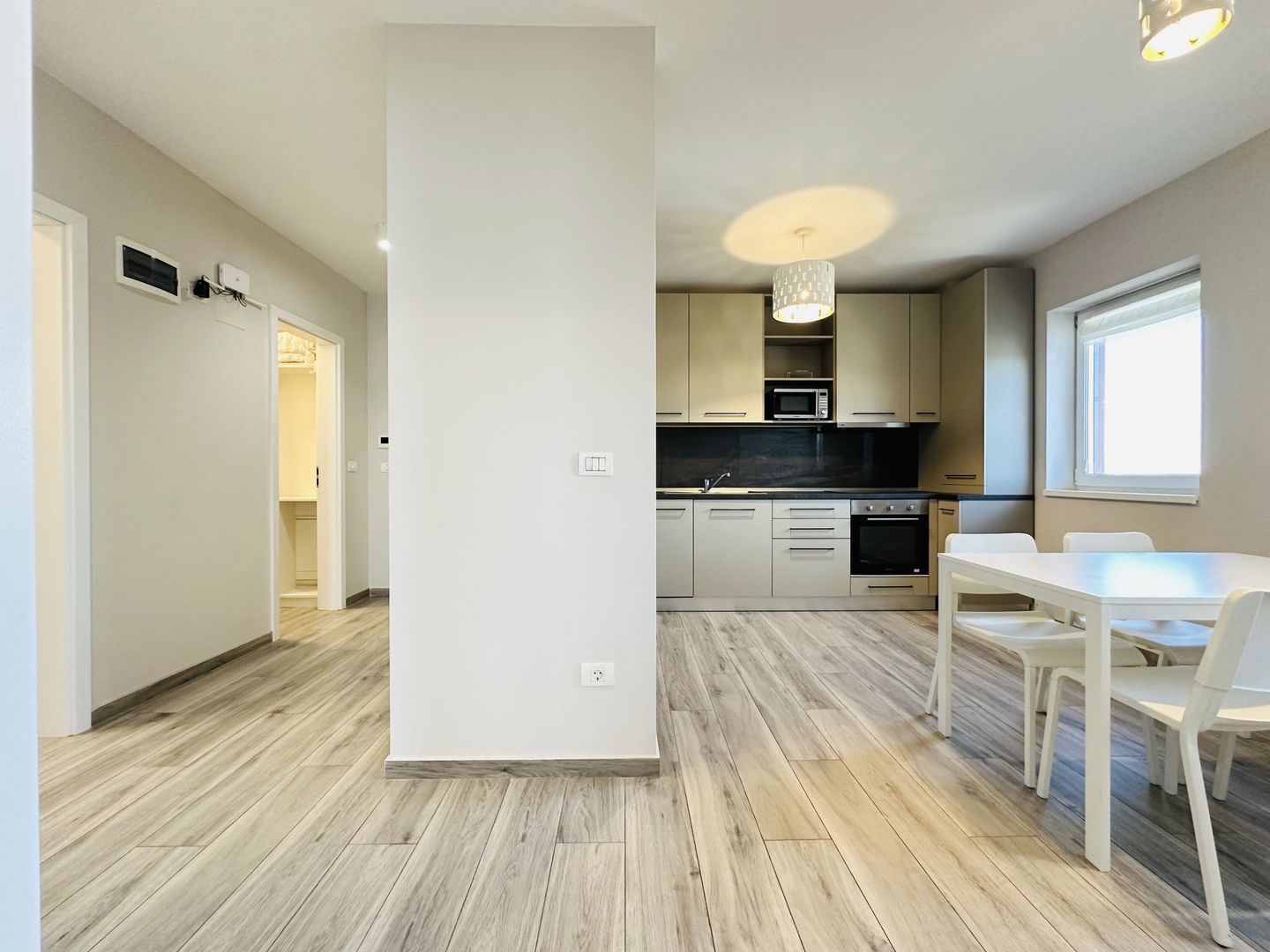 Prima inchiriere - Segmentul Premium | 62 mp, 2.5 camere - decomandat - Poză 12