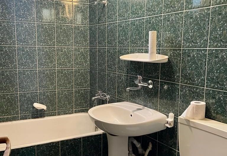 BRASADAS vinde ap 2 cam etaj 4/4 Calea Traian. - Poză 9