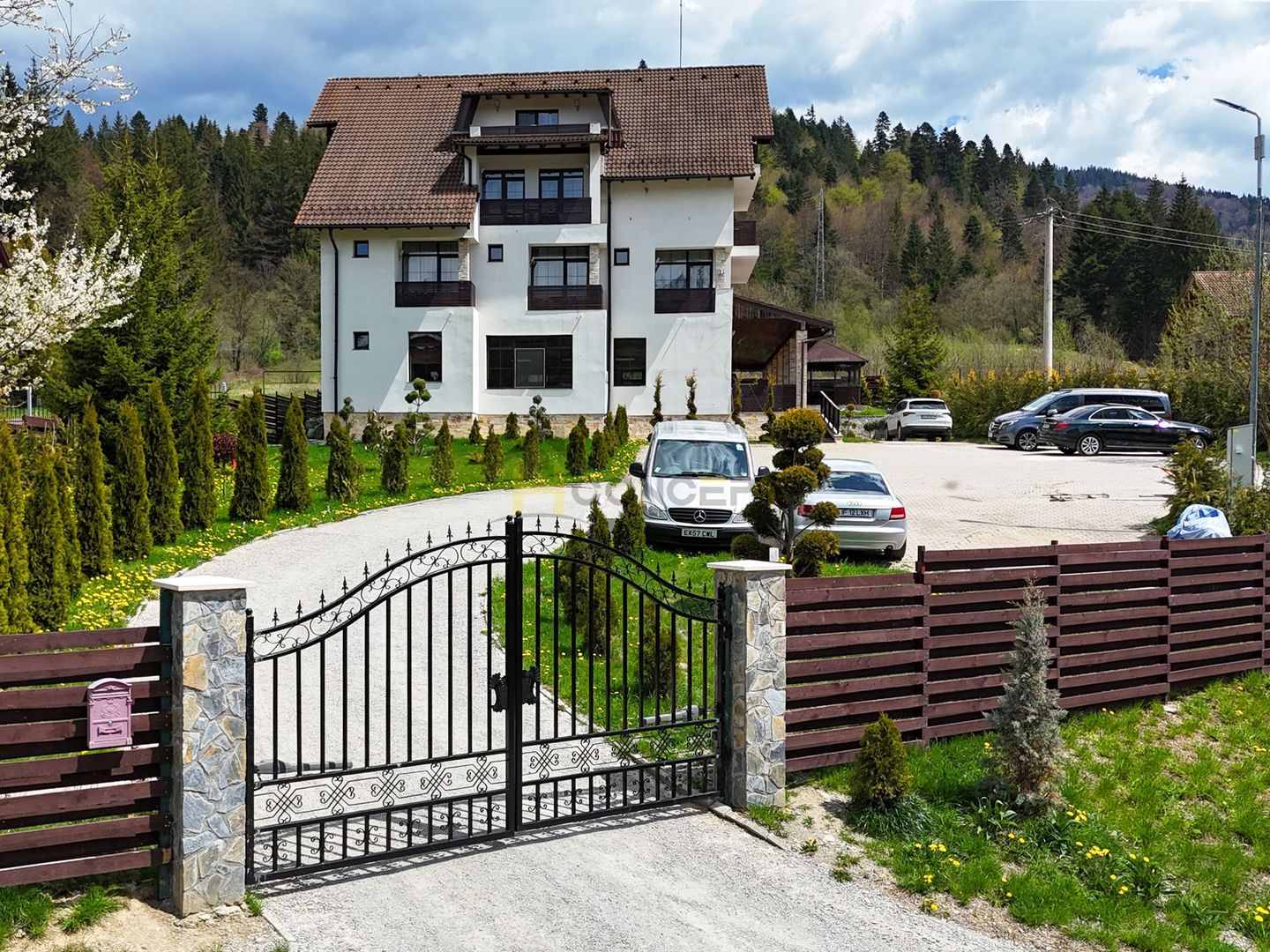 Pensiune exclusivistă Piscină încălzită în Predeal - Afacere la cheie - Poză 4