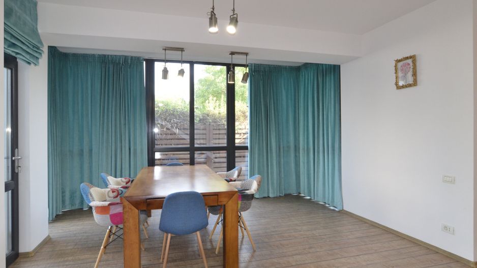 Inchiriem vila spatioasa singur in curte zona Tunari - Poză 9