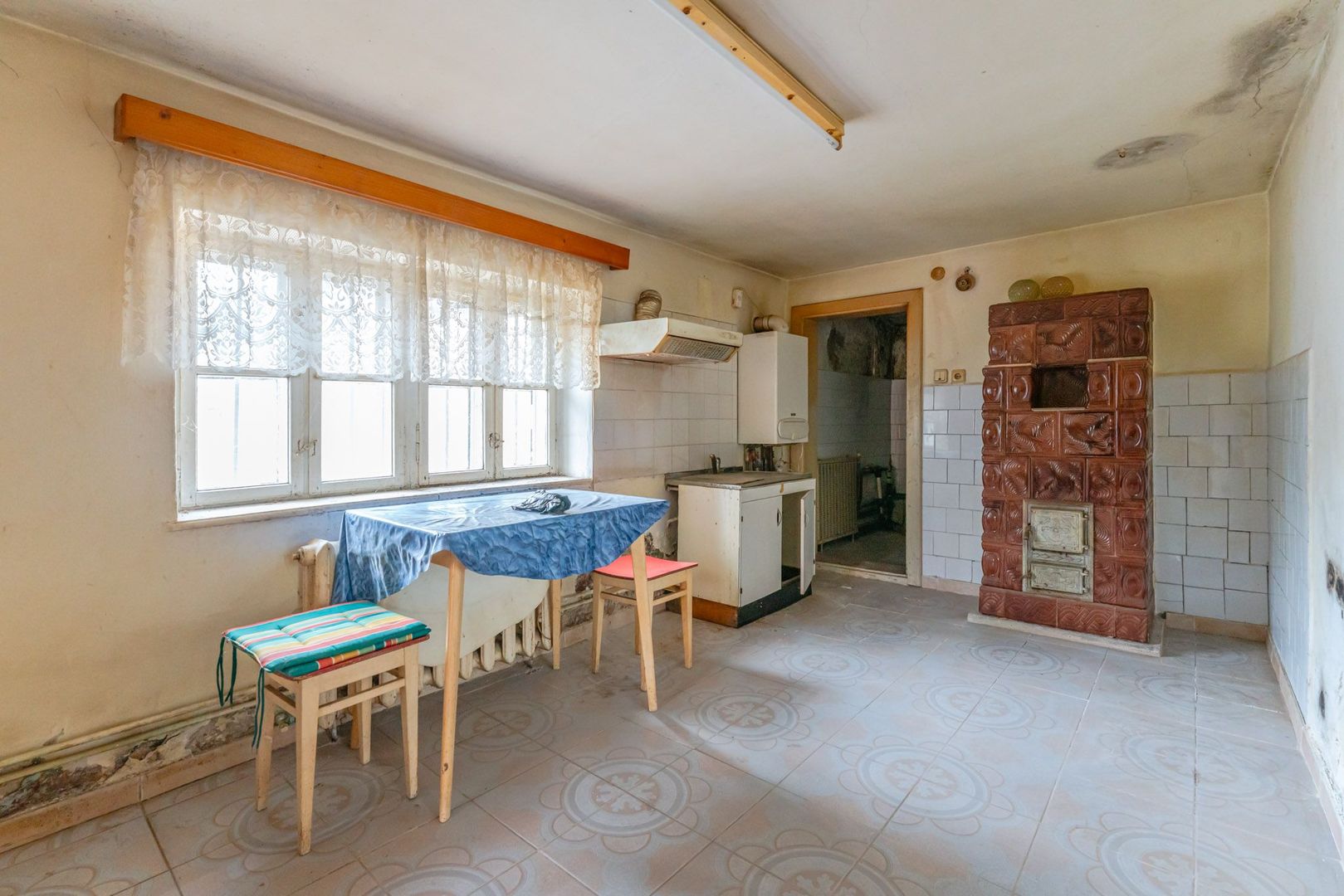 Casă individuală de renovare în Bod, Brașov - Poză 4