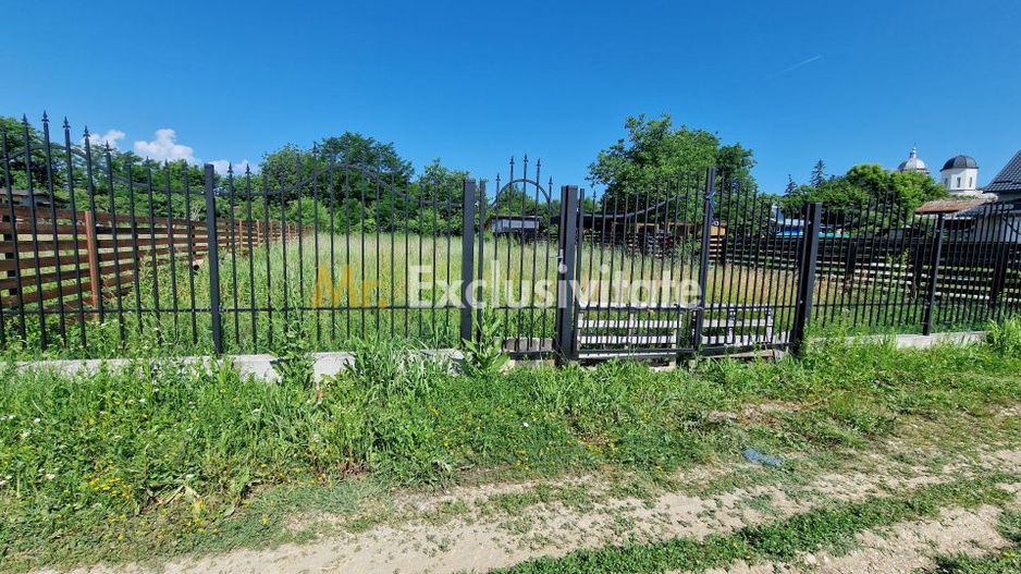 Teren intravilan la intrare in Calinesti! - Poză 1